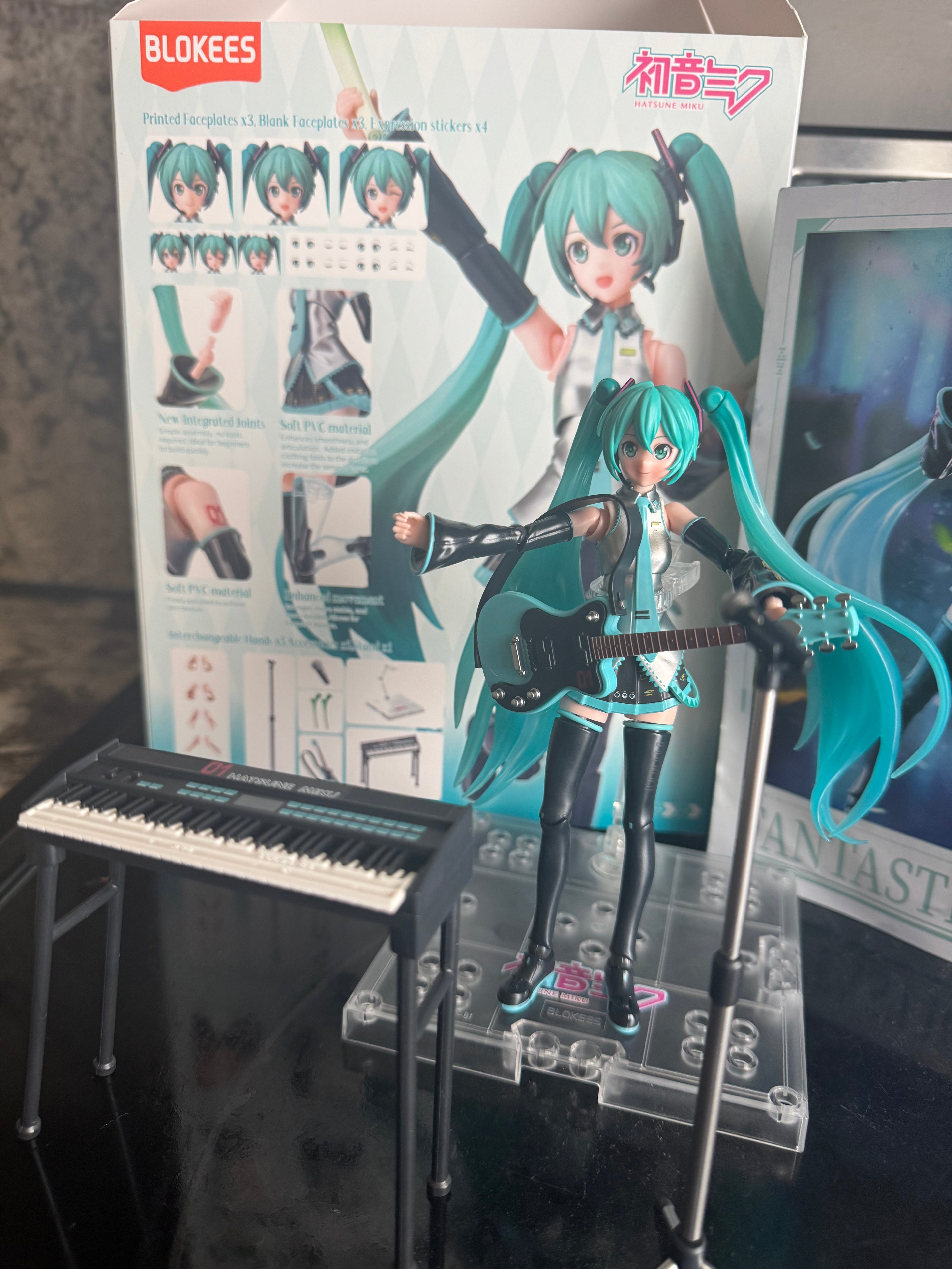Vocaloid Hatsune Miku Fantastics Edition FE01 Model Kit