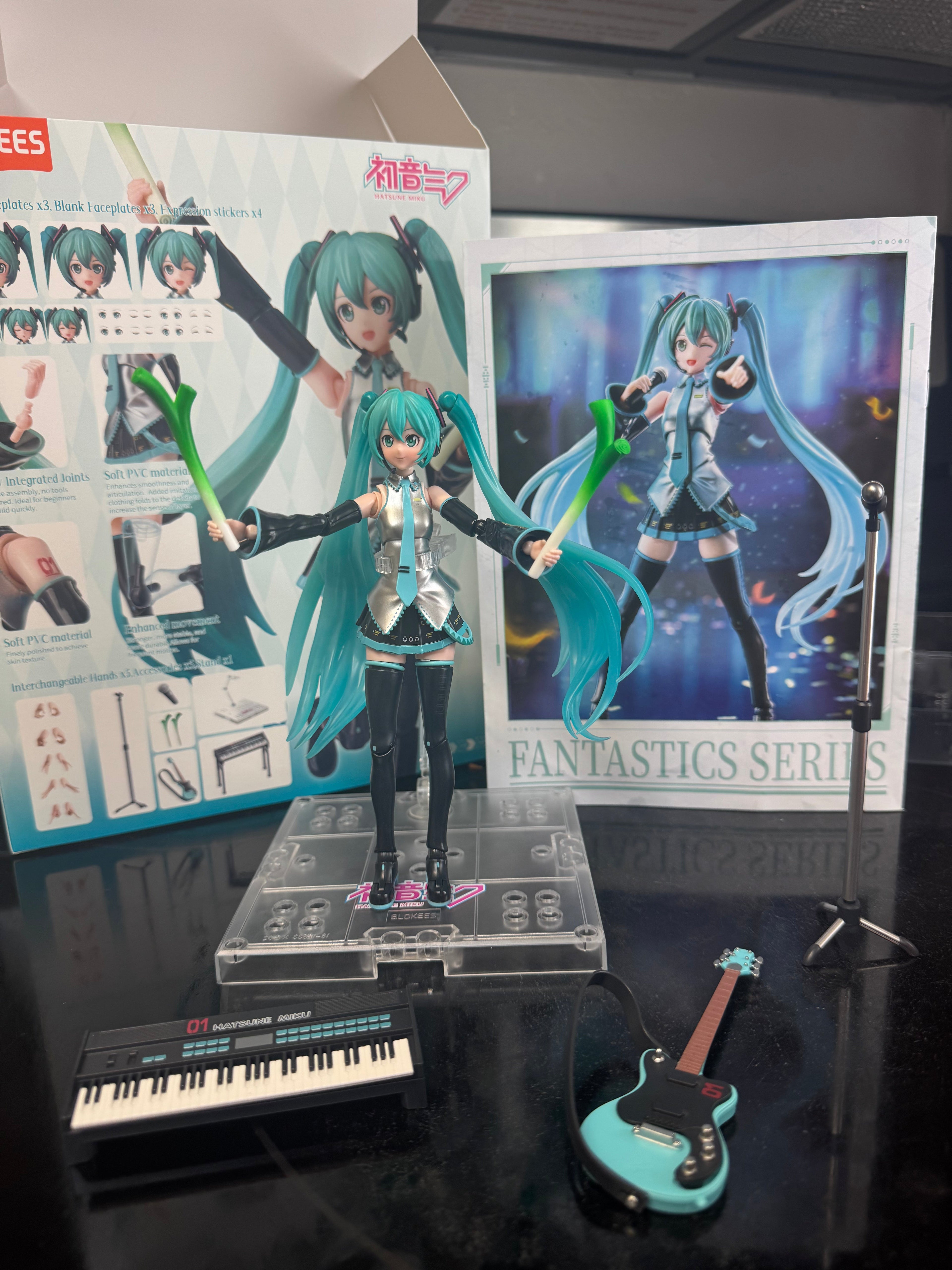 Vocaloid Hatsune Miku Fantastics Edition FE01 Model Kit