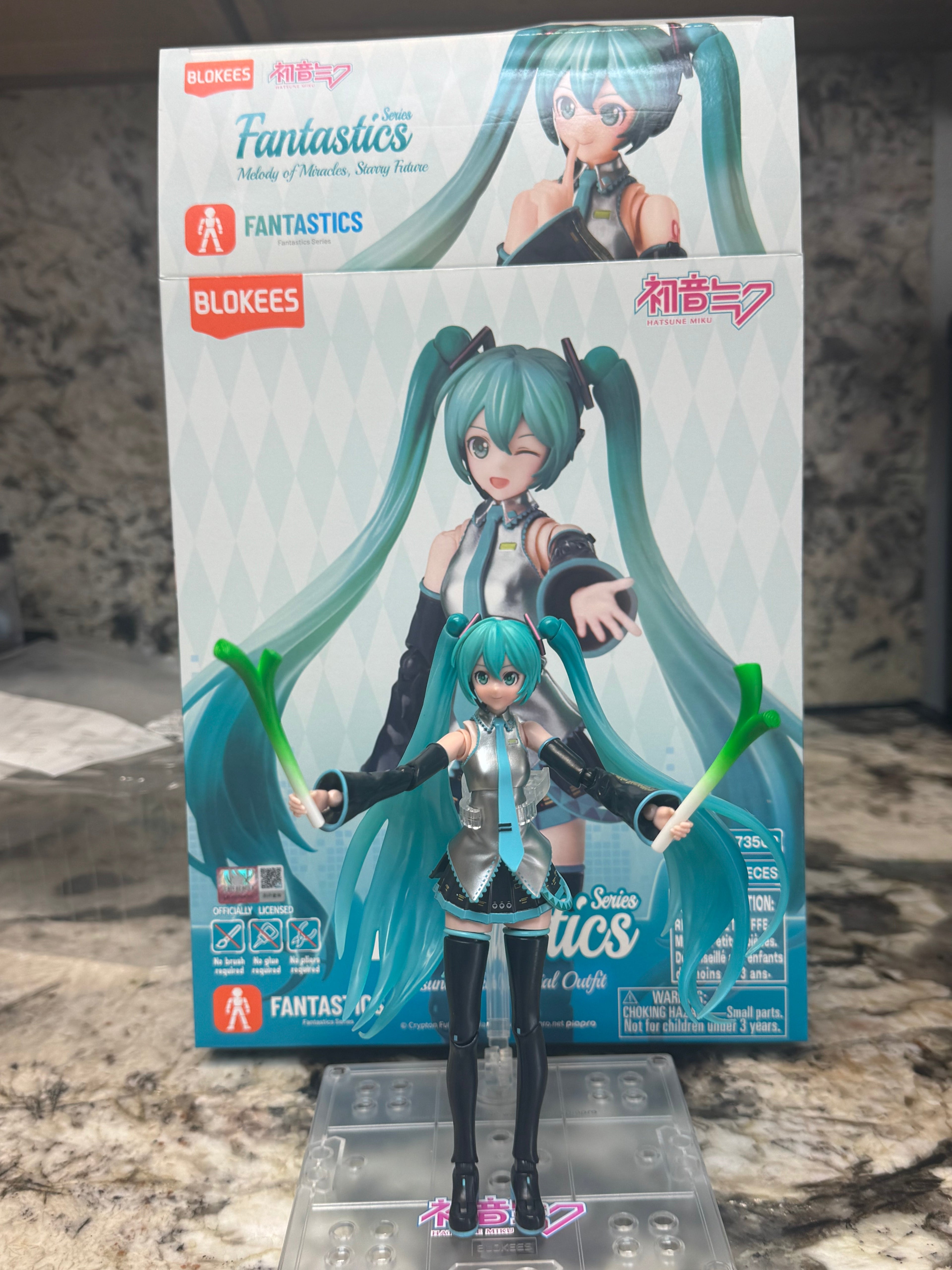 Vocaloid Hatsune Miku Fantastics Edition FE01 Model Kit